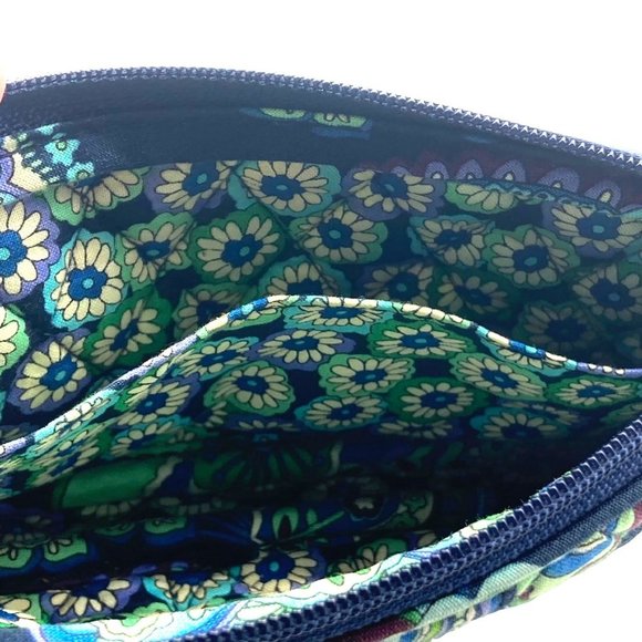 Vera Bradley BLUE RHAPSODY Print Wristlet Clutch Purse 8" x 4.5" Zip Close RARE - Picture 3 of 7